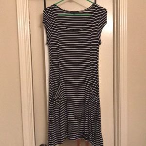 Black and white dress with pockets